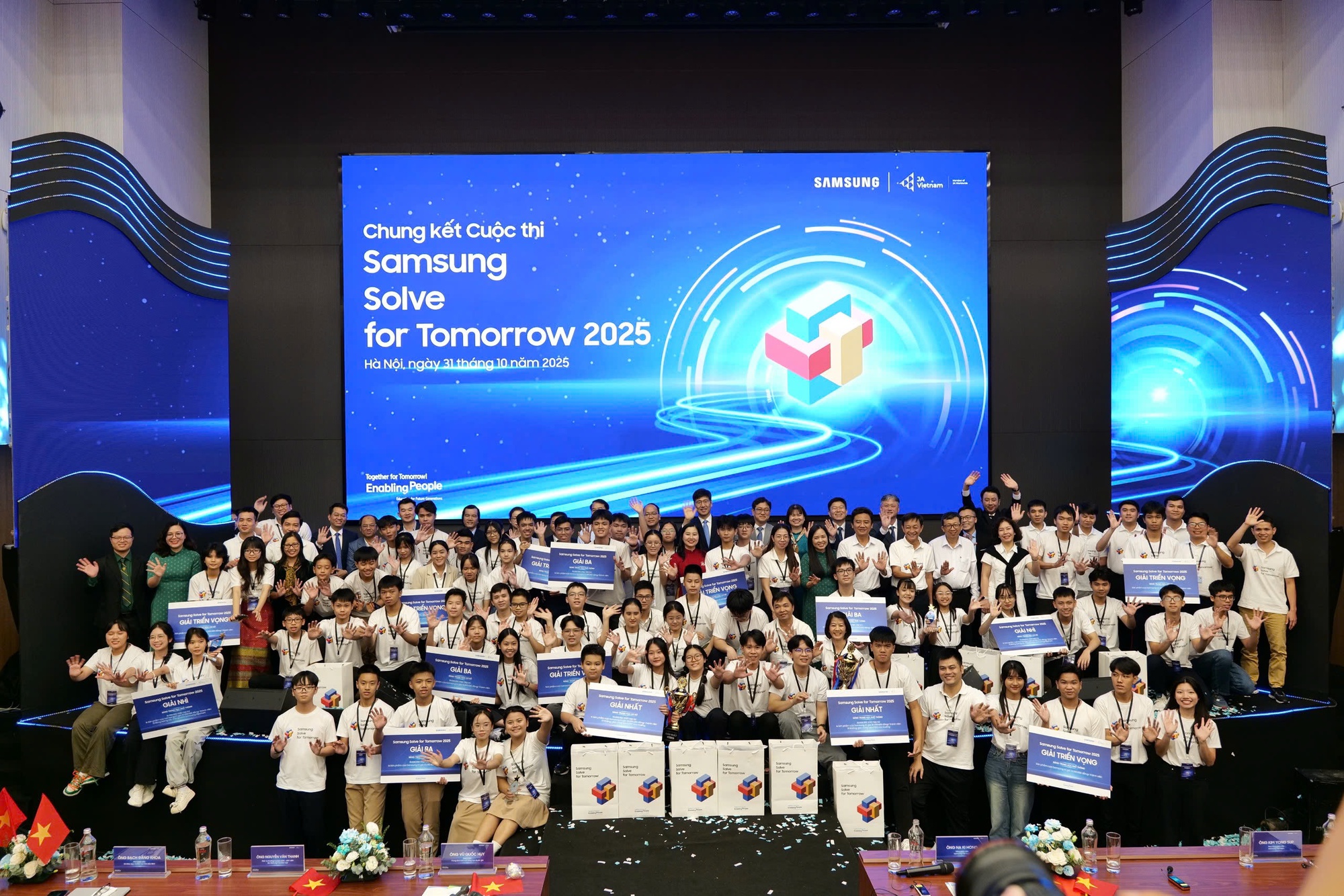 Trao giải "Samsung Solve for Tomorrow 2025" cho các học sinh xuất sắc giải bài toán xã hội bằng công nghệ- Ảnh 6.