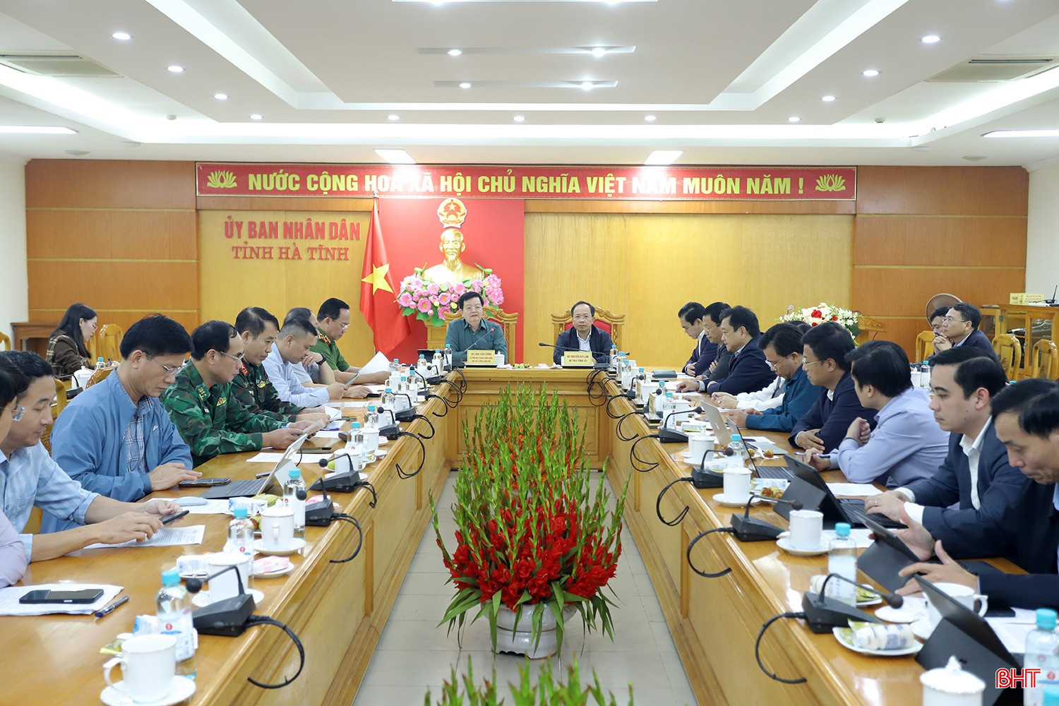 Phó Thủ tướng Mai Văn Chính kiểm tra công tác ứng phó mưa lũ tại Hà Tĩnh- Ảnh 2. Phó Thủ tướng Mai Văn Chính kiểm tra công tác ứng phó mưa lũ tại Hà Tĩnh- Ảnh 2.