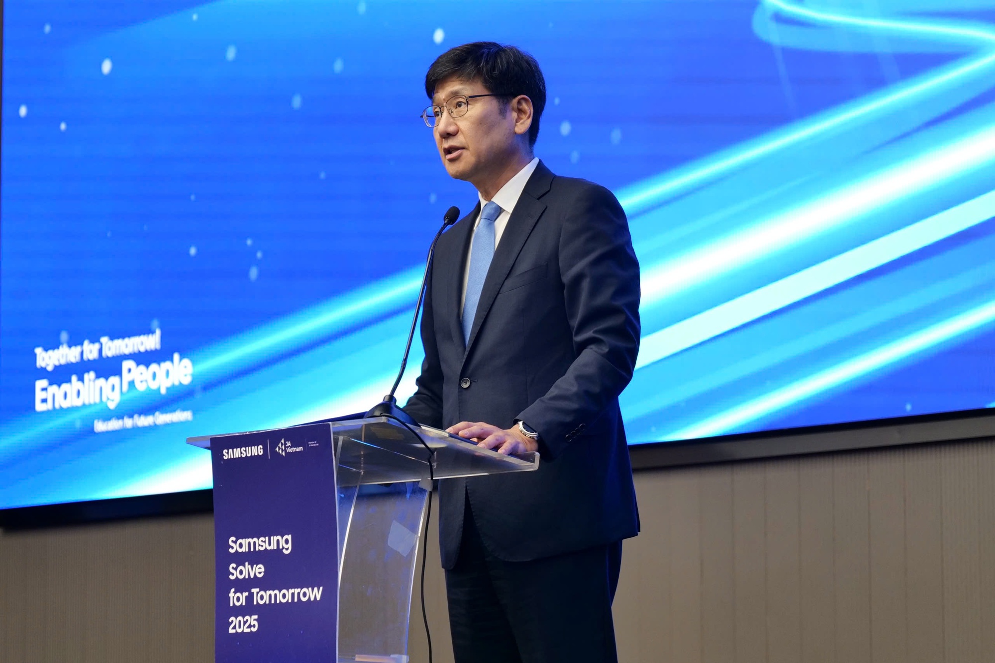 Trao giải "Samsung Solve for Tomorrow 2025" cho các học sinh xuất sắc giải bài toán xã hội bằng công nghệ- Ảnh 3.