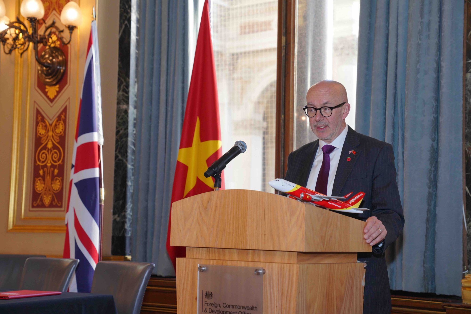 Vietjet đặt mua 100 tàu bay A321neo của Airbus: Cột mốc mới trong quan hệ hợp tác Việt Nam – Vương quốc Anh- Ảnh 2. Vietjet đặt mua 100 tàu bay A321neo của Airbus: Cột mốc mới trong quan hệ hợp tác Việt Nam – Vương quốc Anh- Ảnh 2.