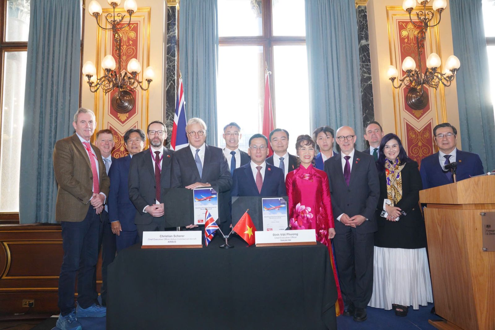 Vietjet đặt mua 100 tàu bay A321neo của Airbus: Cột mốc mới trong quan hệ hợp tác Việt Nam – Vương quốc Anh- Ảnh 3. Vietjet đặt mua 100 tàu bay A321neo của Airbus: Cột mốc mới trong quan hệ hợp tác Việt Nam – Vương quốc Anh- Ảnh 3.