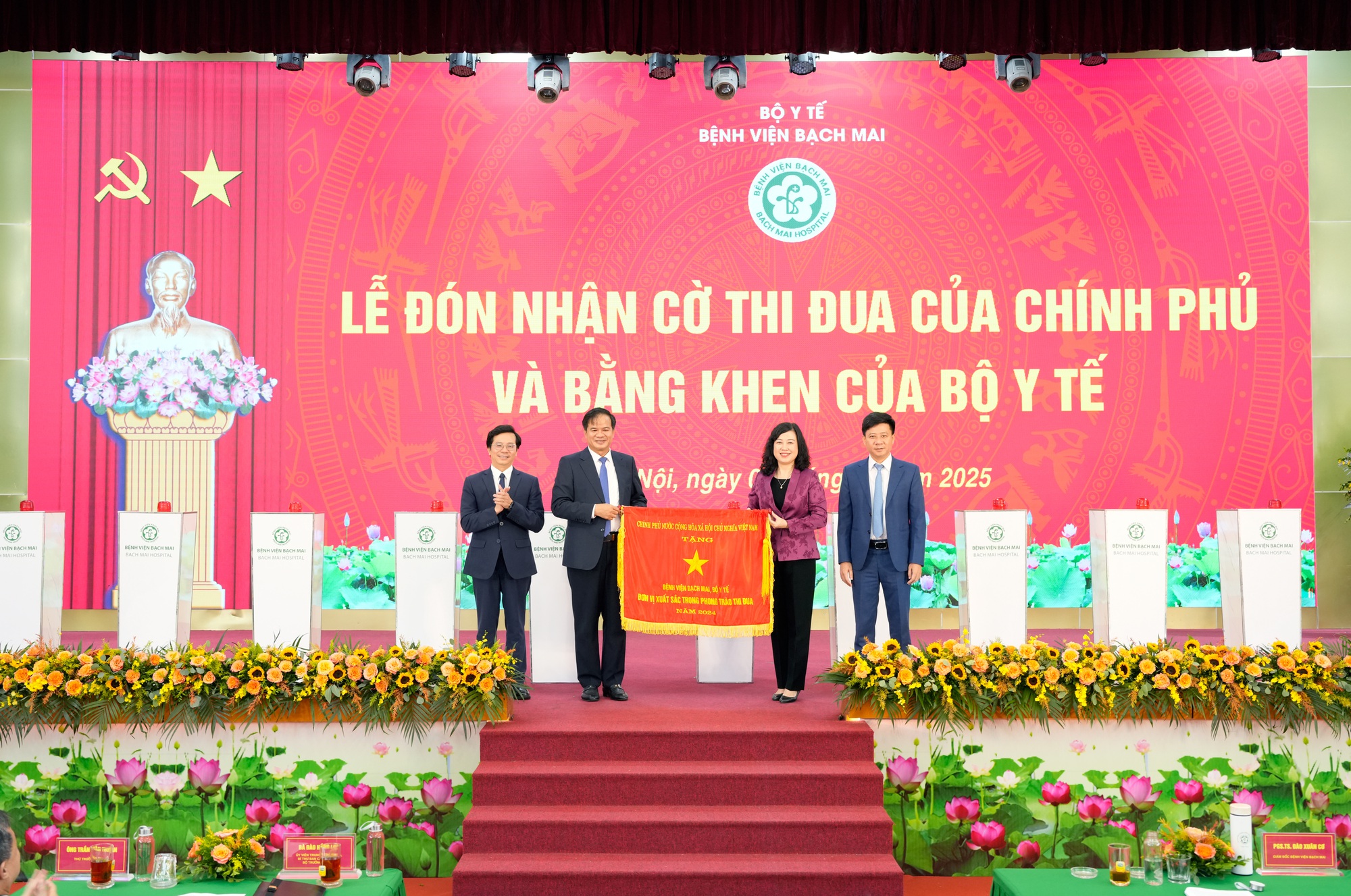 Bệnh viện Bạch Mai chính thức triển khai hệ thống quản trị thông minh toàn trình không giấy tờ; tích hợp VNeID- Ảnh 1.