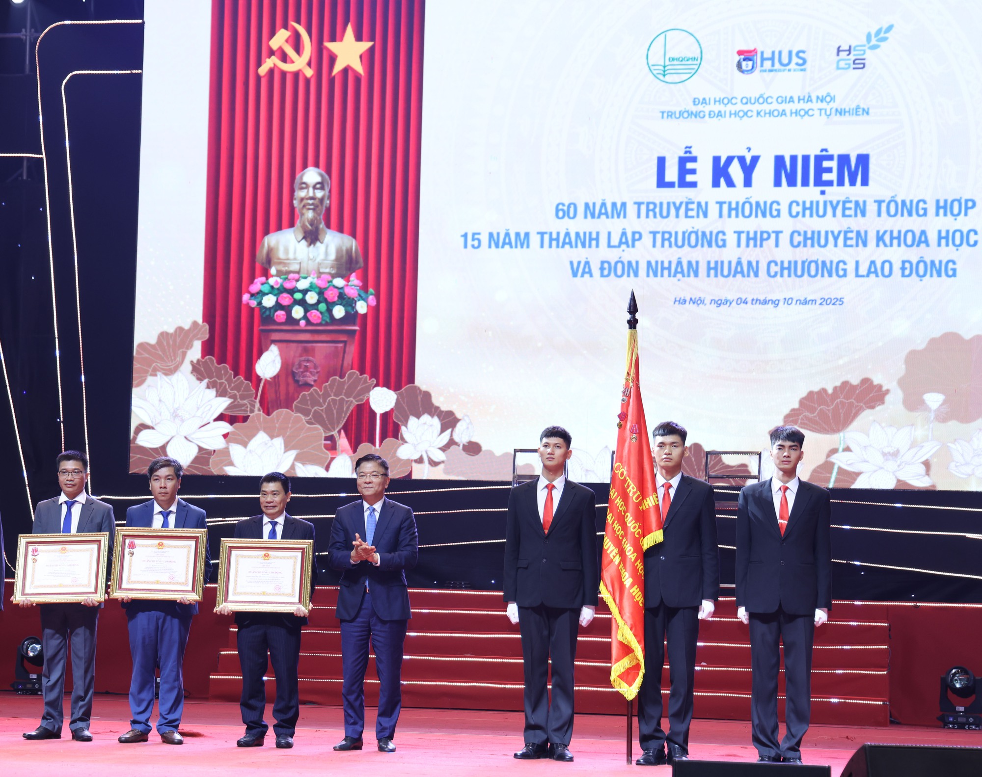 'Ngày đặc biệt' tại trường chuyên có bề dày 60 năm truyền thống- Ảnh 4.