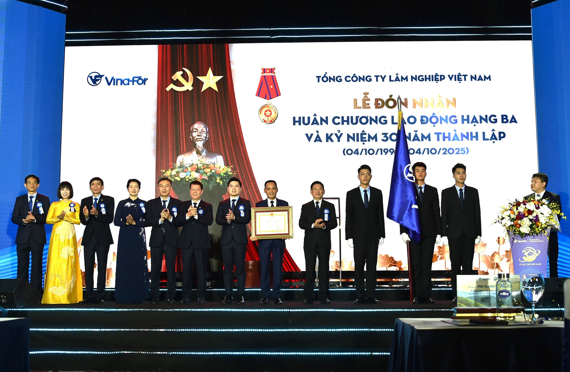 Phát triển VINAFOR trở thành tập đoàn lâm nghiệp quy mô lớn- Ảnh 2.