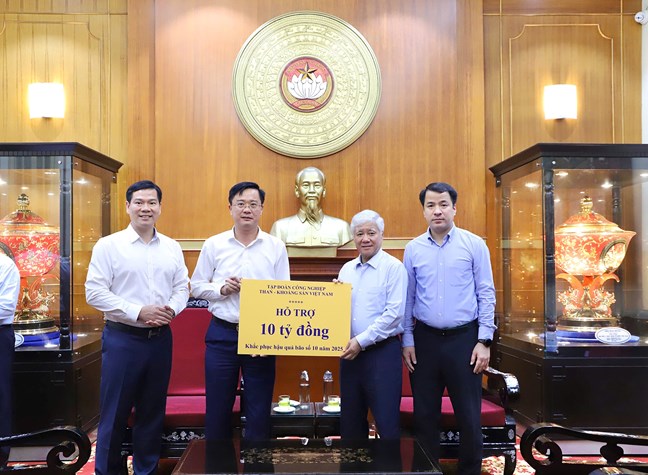Trên 752 tỷ đồng ủng hộ đồng bào khắc phục hậu quả bão số 10- Ảnh 2.