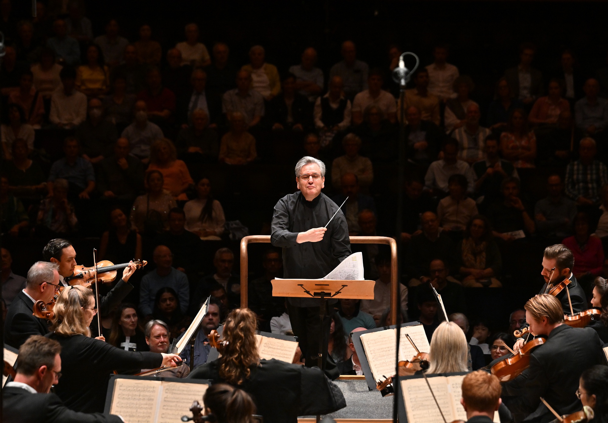 Dàn nhạc giao hưởng London - trở lại Hà Nội cùng Vietnam Airlines Classic Concert 2025- Ảnh 2. Dàn nhạc giao hưởng London - trở lại Hà Nội cùng Vietnam Airlines Classic Concert 2025- Ảnh 2.