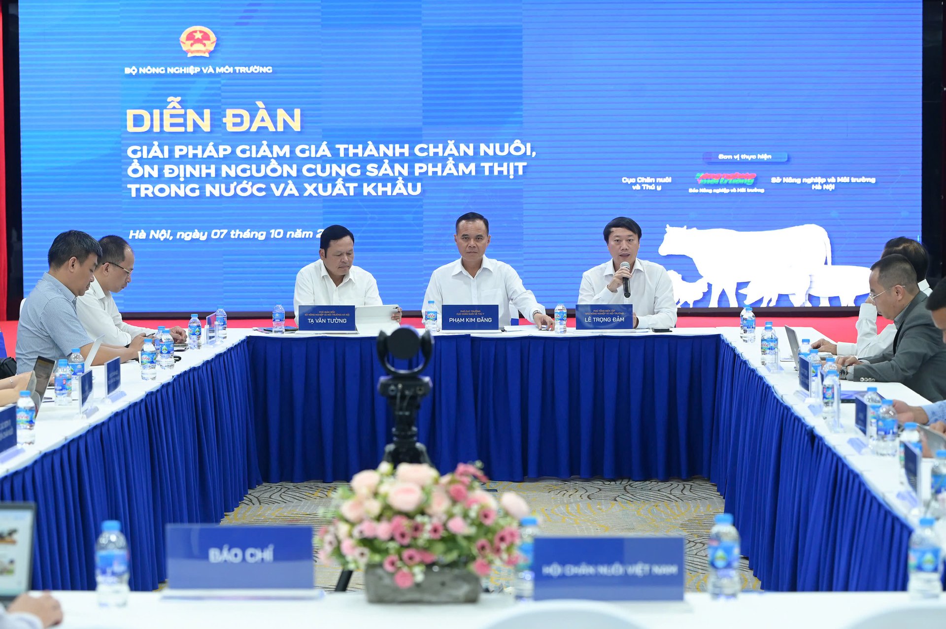 Hướng đến phát triển bền vững và ổn định thị trường sản phẩm chăn nuôi- Ảnh 1.