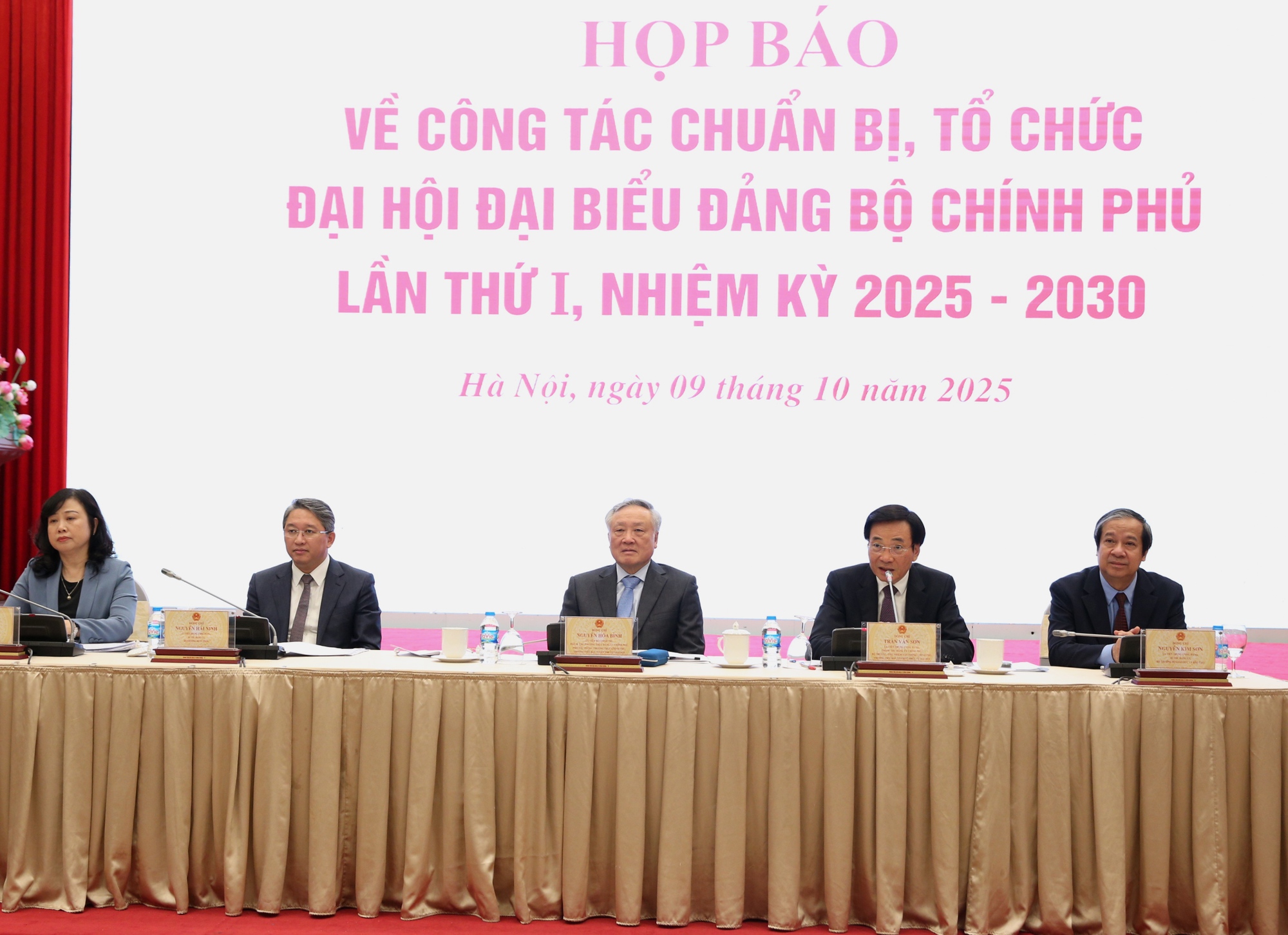 Họp báo về công tác chuẩn bị, tổ chức Đại hội Đại biểu Đảng bộ Chính phủ lần thứ 1, nhiệm kỳ 2025-2030- Ảnh 1. Họp báo về công tác chuẩn bị, tổ chức Đại hội Đại biểu Đảng bộ Chính phủ lần thứ 1, nhiệm kỳ 2025-2030- Ảnh 1.