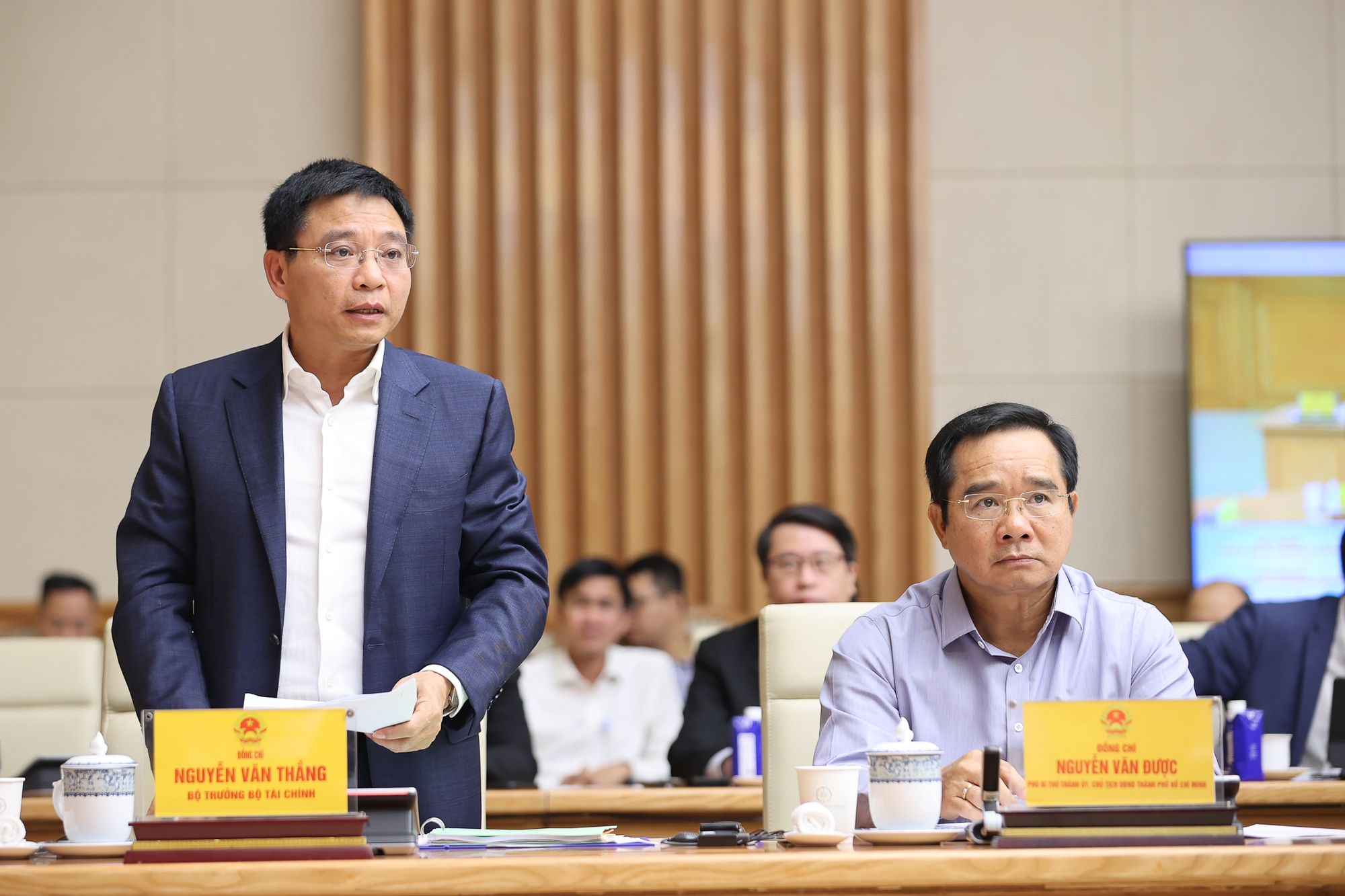 Thủ tướng: Đưa Trung tâm tài chính quốc tế tại Việt Nam hoạt động ngay trong tháng 11- Ảnh 4. Thủ tướng: Đưa Trung tâm tài chính quốc tế tại Việt Nam hoạt động ngay trong tháng 11- Ảnh 4.