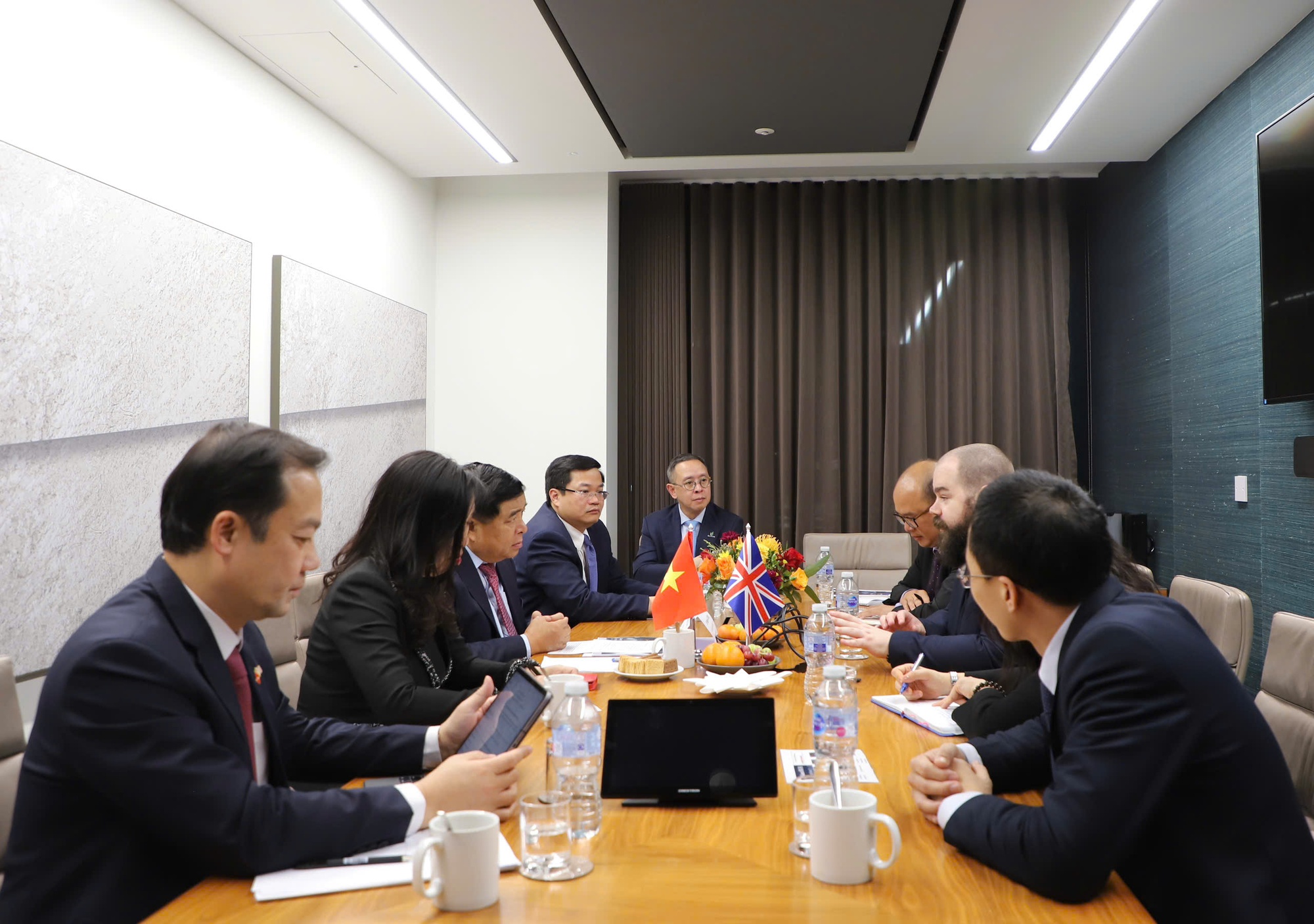 Tăng cường hợp tác với doanh nghiệp Anh về fintech, xác thực danh tính sinh trắc học và thiết kế công trình- Ảnh 5. Tăng cường hợp tác với doanh nghiệp Anh về fintech, xác thực danh tính sinh trắc học và thiết kế công trình- Ảnh 5.