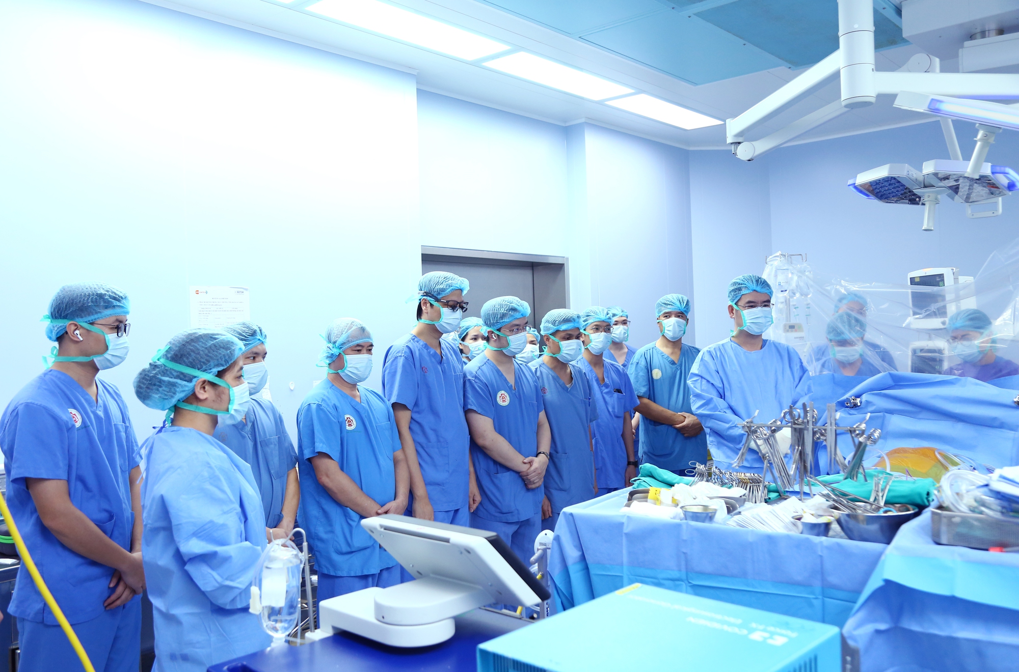 Chia gan từ người hiến chết não để ghép cho 2 ca bệnh hiểm nghèo- Ảnh 1.