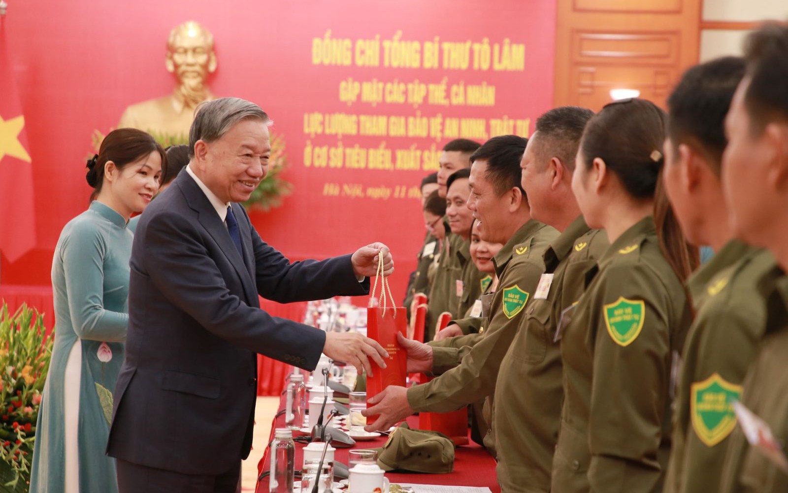 Tổng Bí thư Tô Lâm gặp mặt các tập thể, cá nhân tham gia bảo vệ an ninh, trật tự ở cơ sở tiêu biểu, xuất sắc