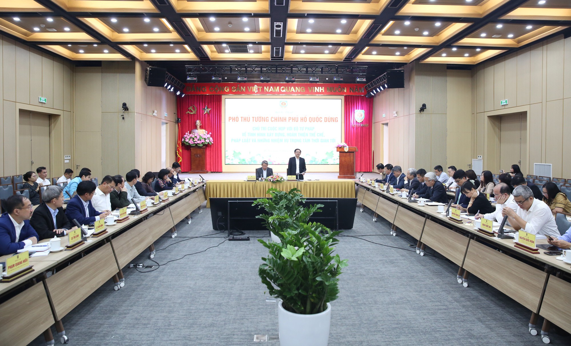 Bộ Tư pháp phải gương mẫu, quyết liệt, tiên phong trong hoàn thiện thể chế- Ảnh 1.