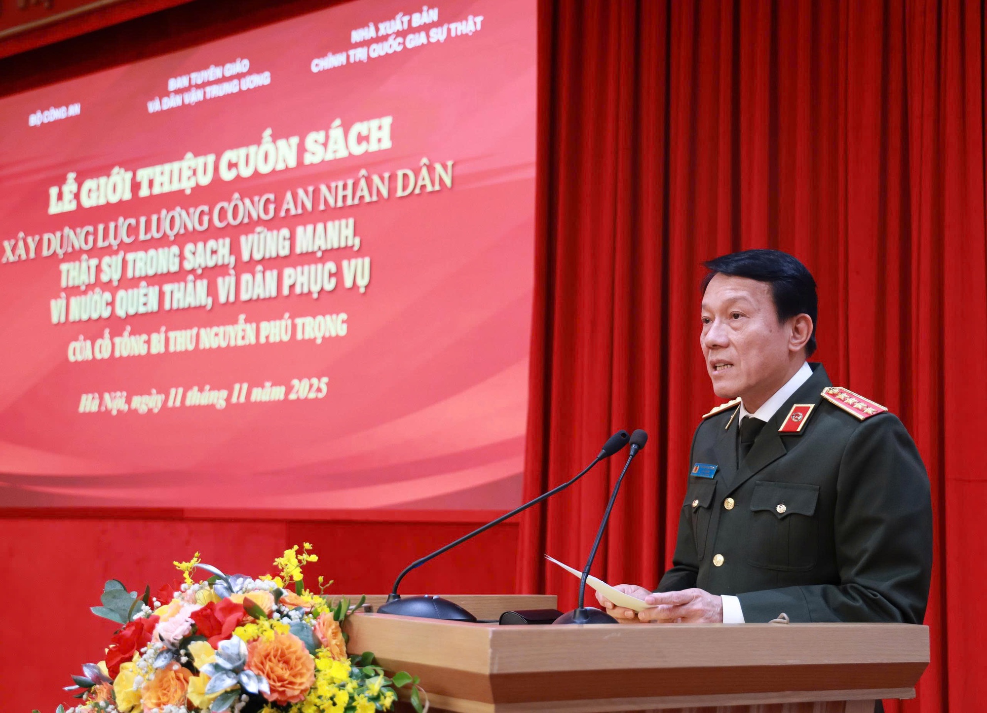 Cuốn sách của cố Tổng Bí thư Nguyễn Phú Trọng là tư liệu quý, 'kim chỉ nam' cho lực lượng Công an- Ảnh 2.