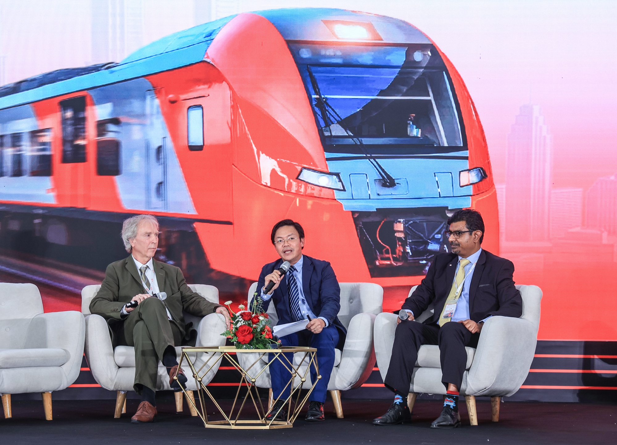 Thêm nhiều cơ hội hợp tác, chuyển giao công nghệ phát triển đường sắt Việt Nam
- Ảnh 2.