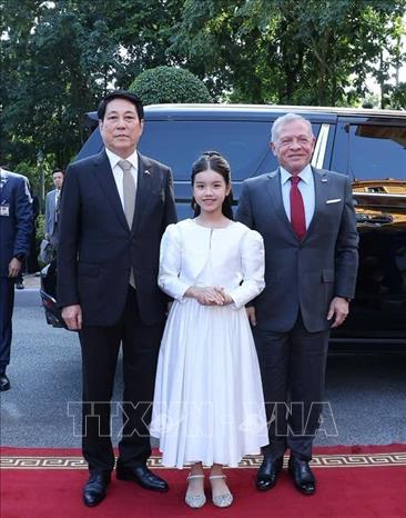 Chủ tịch nước Lương Cường chủ trì lễ đón chính thức Quốc vương Jordan- Ảnh 2.