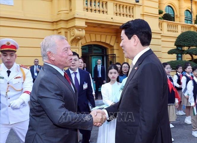 Chủ tịch nước Lương Cường chủ trì lễ đón chính thức Quốc vương Jordan- Ảnh 3.
