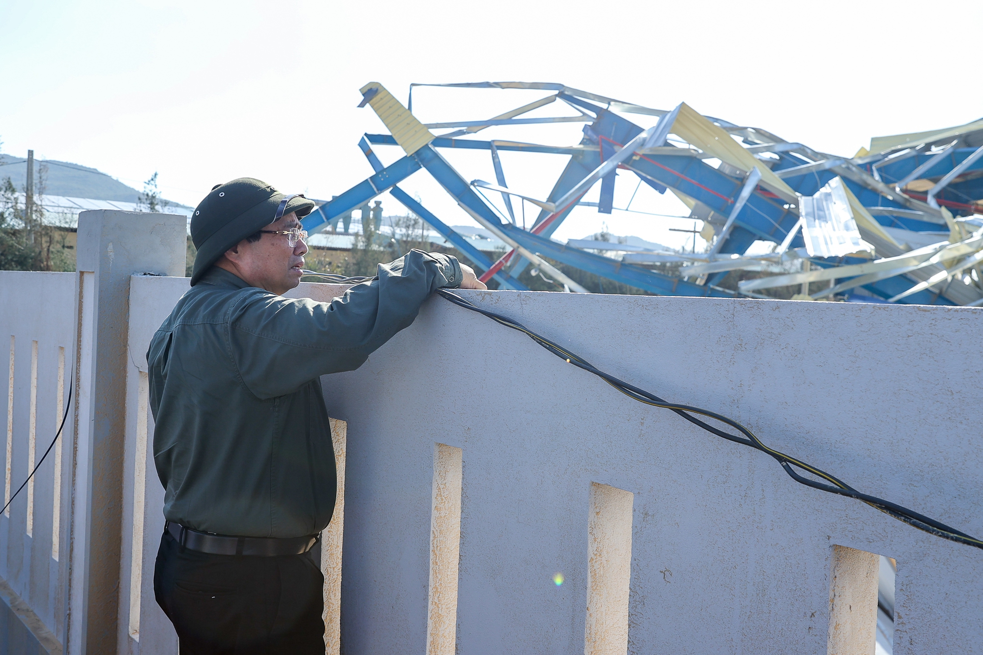 Thủ tướng: Nỗ lực cao nhất hỗ trợ doanh nghiệp sau bão, không phân biệt doanh nghiệp Nhà nước hay tư nhân- Ảnh 2.