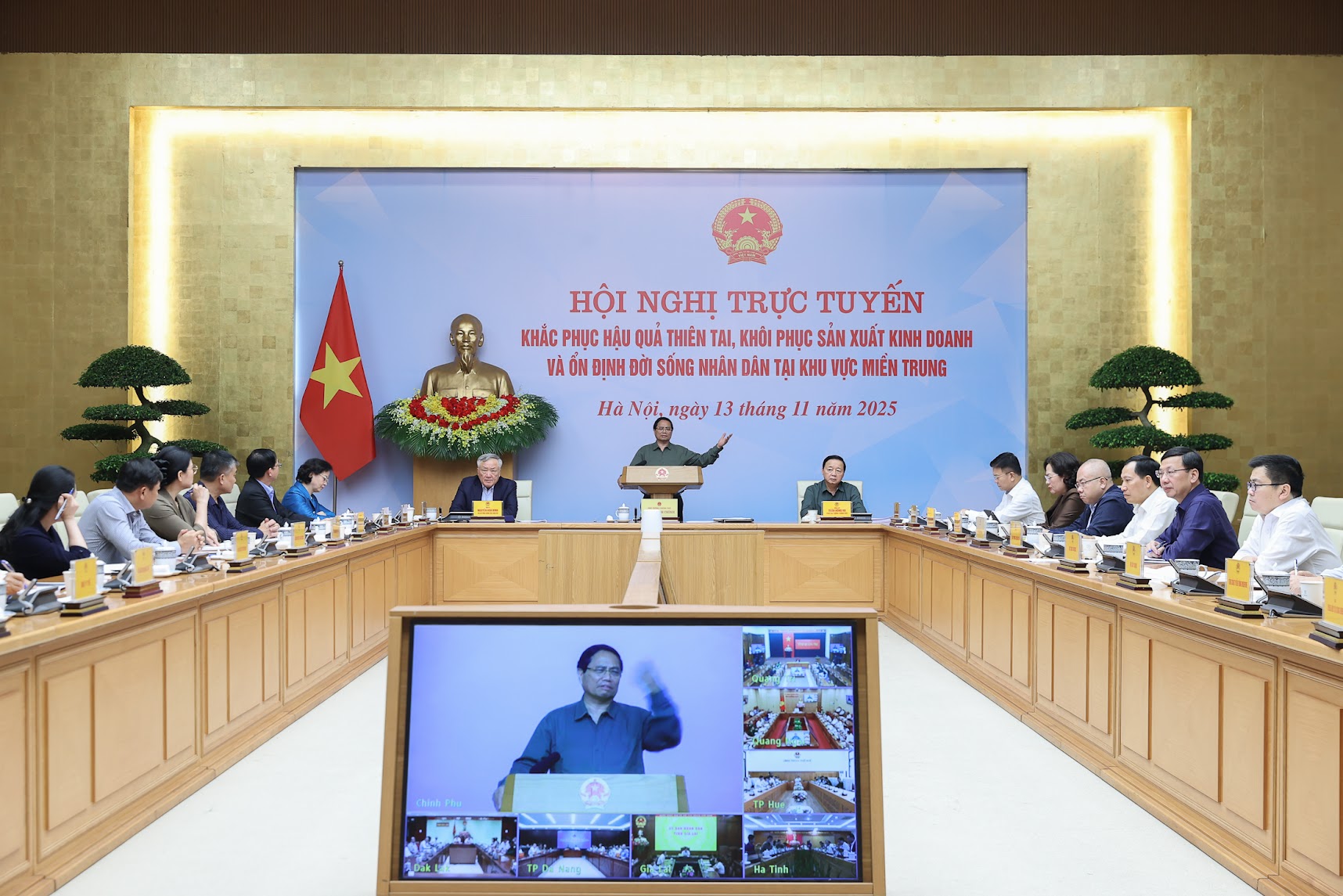 Thủ tướng: Khẩn trương xây dựng lại 1.900 nhà sập đổ, 67.000 nhà tốc mái cho đồng bào miền Trung- Ảnh 5.