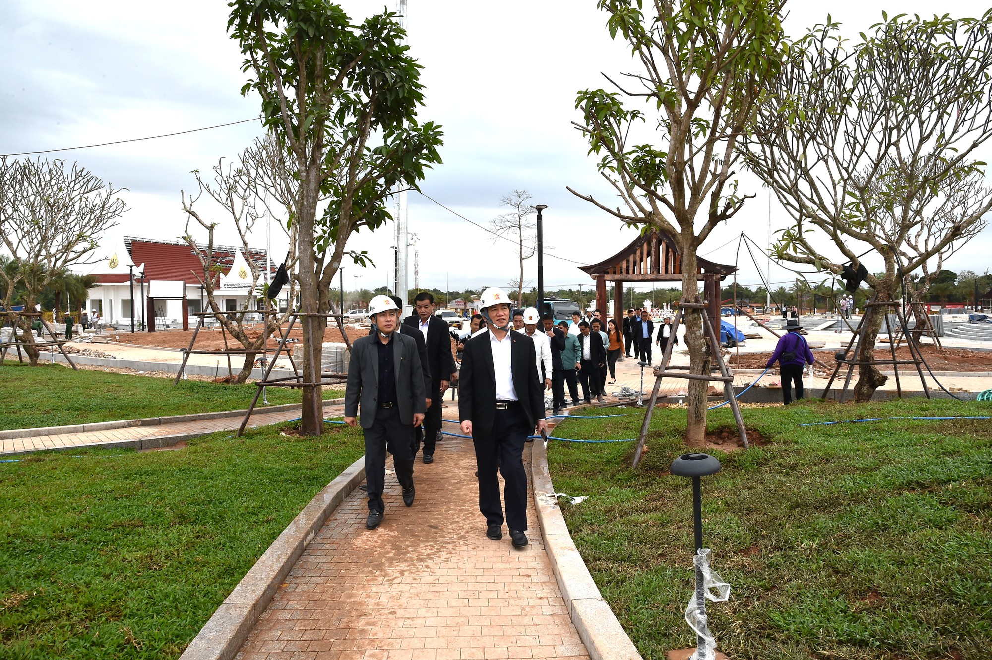 Phó Thủ tướng Hồ Đức Phớc hội kiến Thủ tướng Lào Sonexay Siphandone- Ảnh 7.