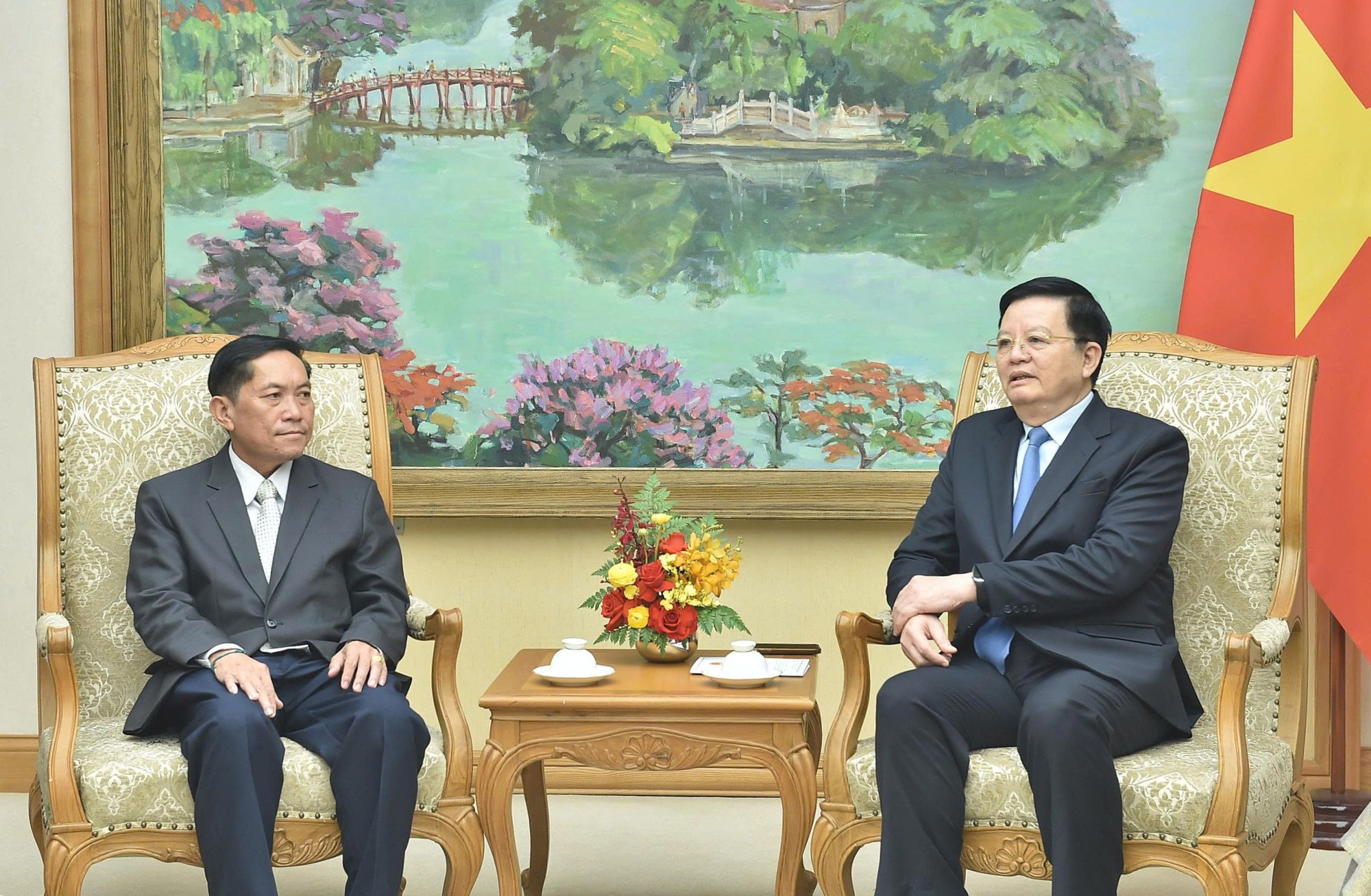 Phó Thủ tướng Mai Văn Chính tiếp Tổng Giám đốc Thông tấn xã Pathet Lào- Ảnh 2.