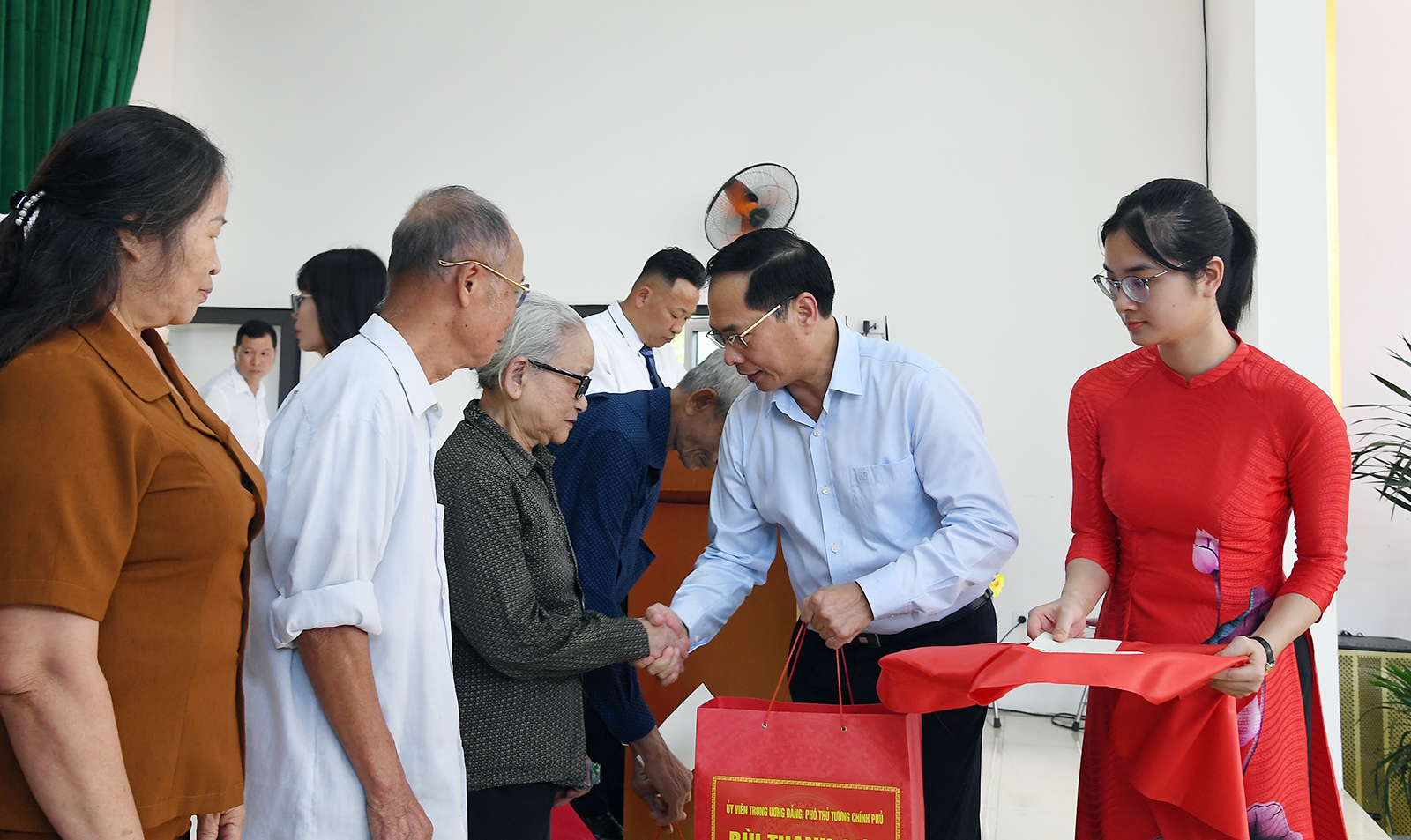 Phó Thủ tướng Bùi Thanh Sơn dự Ngày hội Đại đoàn kết toàn dân tộc tại Phú Thọ- Ảnh 2.