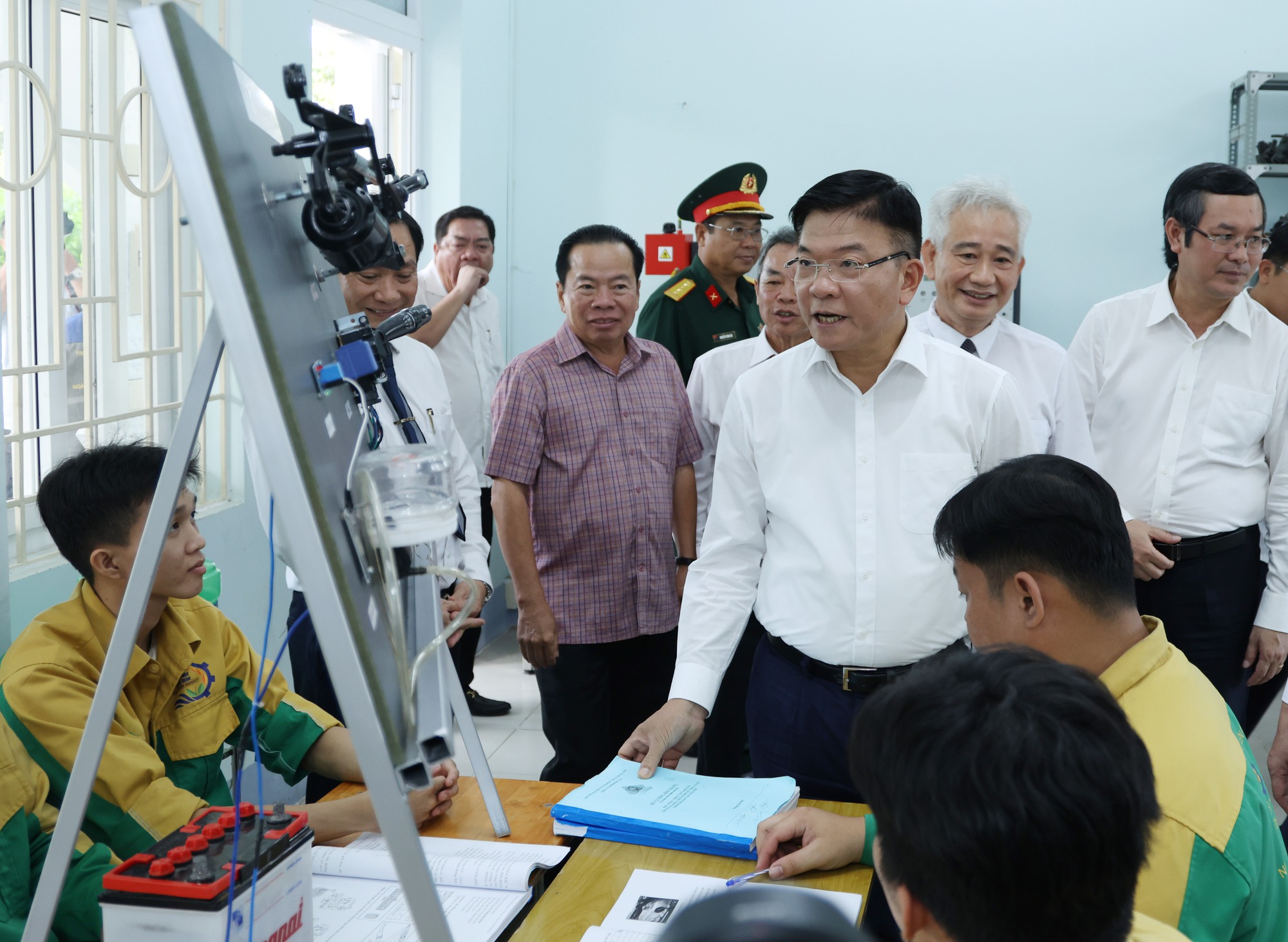 Phó Thủ tướng Lê Thành Long: Đại học Kiên Giang cần tập trung hơn cho nghiên cứu khoa học, đổi mới sáng tạo- Ảnh 2. Phó Thủ tướng Lê Thành Long: Đại học Kiên Giang cần tập trung hơn cho nghiên cứu khoa học, đổi mới sáng tạo- Ảnh 2.