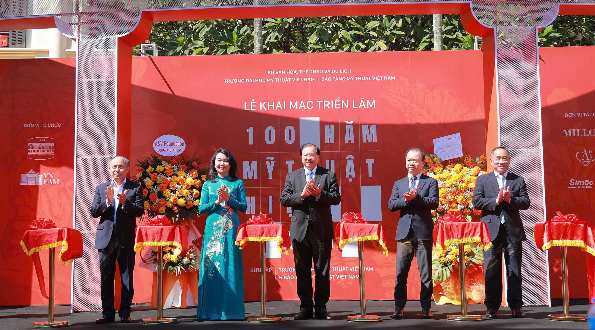 150 tác phẩm tranh, tượng, phù điêu tại Triển lãm ‘100 năm Mỹ thuật hiện đại’- Ảnh 2. 150 tác phẩm tranh, tượng, phù điêu tại Triển lãm ‘100 năm Mỹ thuật hiện đại’- Ảnh 2.