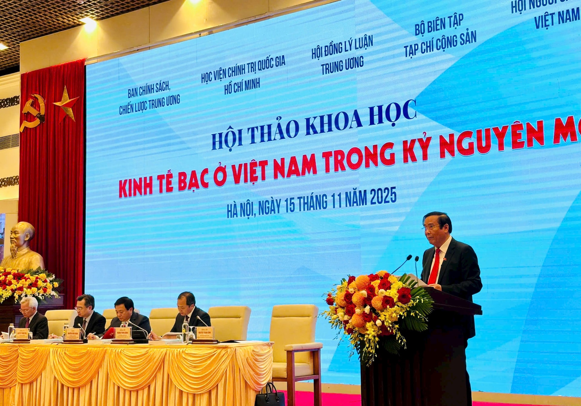 'Kinh tế bạc' giúp cho người cao tuổi Việt Nam được sống vui, khỏe, hạnh phúc- Ảnh 2.