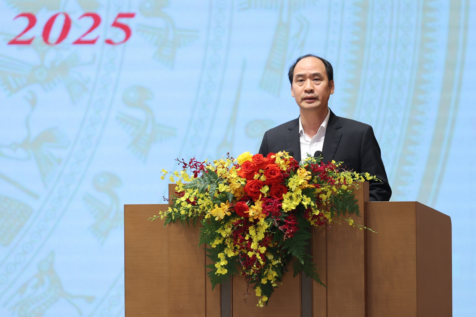 Bộ Nội vụ: Đẩy mạnh cải cách công vụ, đề xuất điều chỉnh tiền lương cán bộ- Ảnh 1. Bộ Nội vụ: Đẩy mạnh cải cách công vụ, đề xuất điều chỉnh tiền lương cán bộ- Ảnh 1.