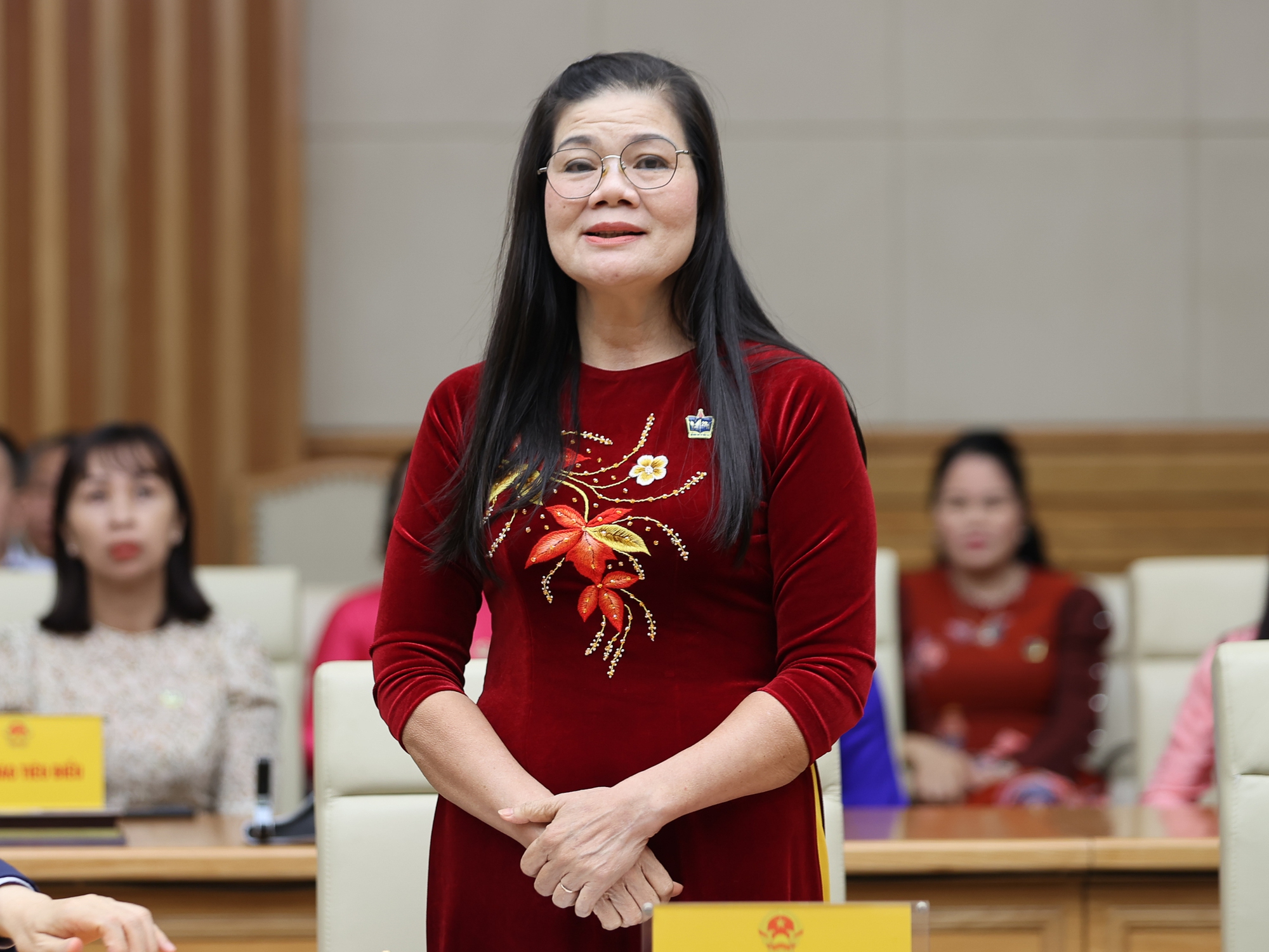 TỔNG THUẬT: Thủ tướng Chính phủ gặp mặt đại diện các nhà giáo tiêu biểu nhân Ngày Nhà giáo Việt Nam 20/11- Ảnh 5. TỔNG THUẬT: Thủ tướng Chính phủ gặp mặt đại diện các nhà giáo tiêu biểu nhân Ngày Nhà giáo Việt Nam 20/11- Ảnh 5.