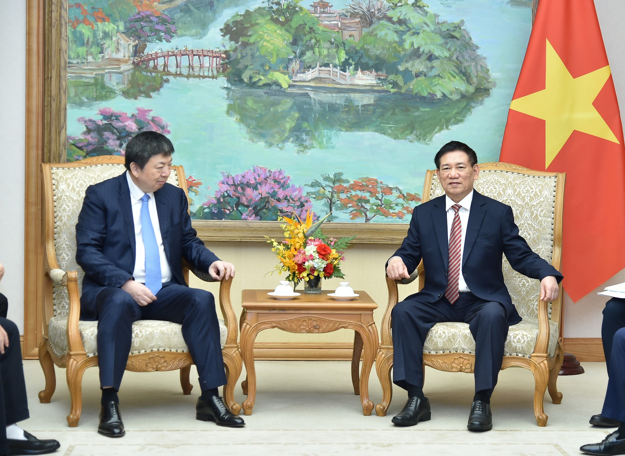 Phó Thủ tướng Hồ Đức Phớc tiếp Chủ tịch Tập đoàn Hoa Thiết (Trung Quốc)- Ảnh 2. Phó Thủ tướng Hồ Đức Phớc tiếp Chủ tịch Tập đoàn Hoa Thiết (Trung Quốc)- Ảnh 2.