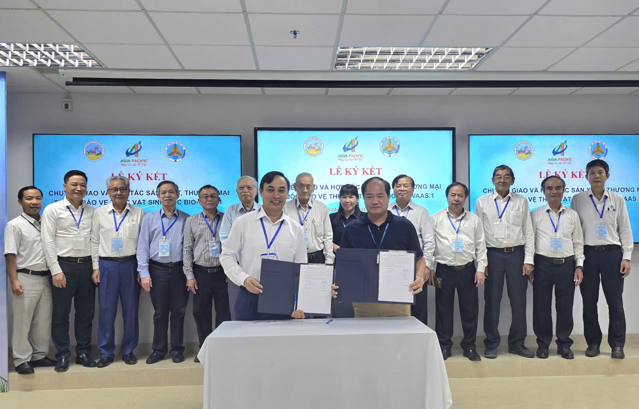 Thúc đẩy chế phẩm sinh học trên lúa: 'Tấm vé xanh' cho hạt gạo Việt- Ảnh 2. Thúc đẩy chế phẩm sinh học trên lúa: 'Tấm vé xanh' cho hạt gạo Việt- Ảnh 2.