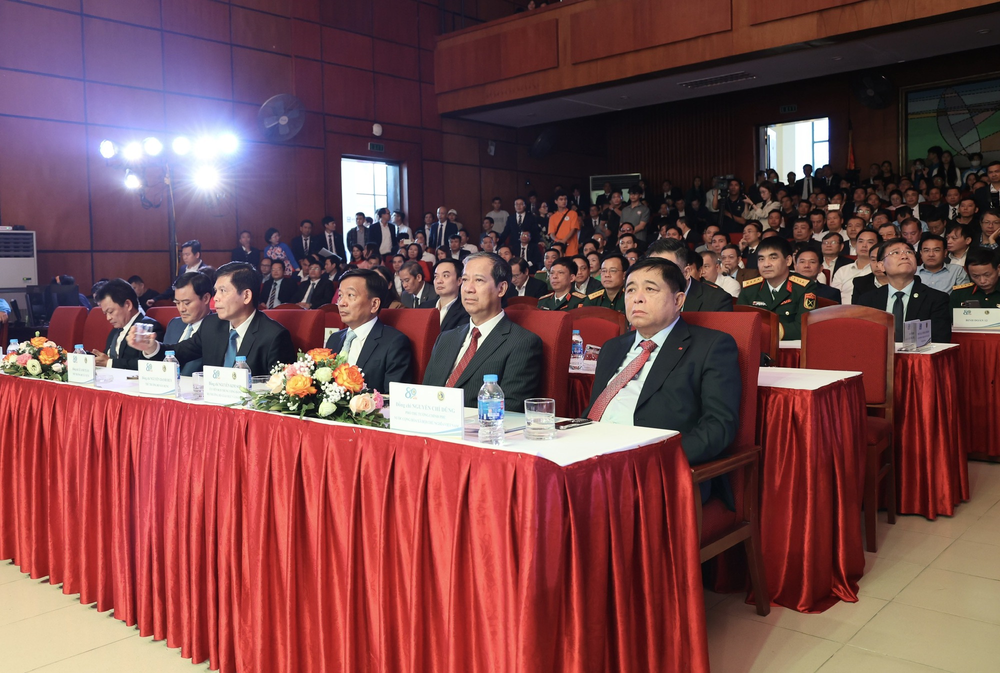 Trường Đại học Giao thông vận tải: 'Lá cờ đầu' dẫn dắt đào tạo công nghệ và hạ tầng GTVT tiên tiến- Ảnh 1. Trường Đại học Giao thông vận tải: 'Lá cờ đầu' dẫn dắt đào tạo công nghệ và hạ tầng GTVT tiên tiến- Ảnh 1.