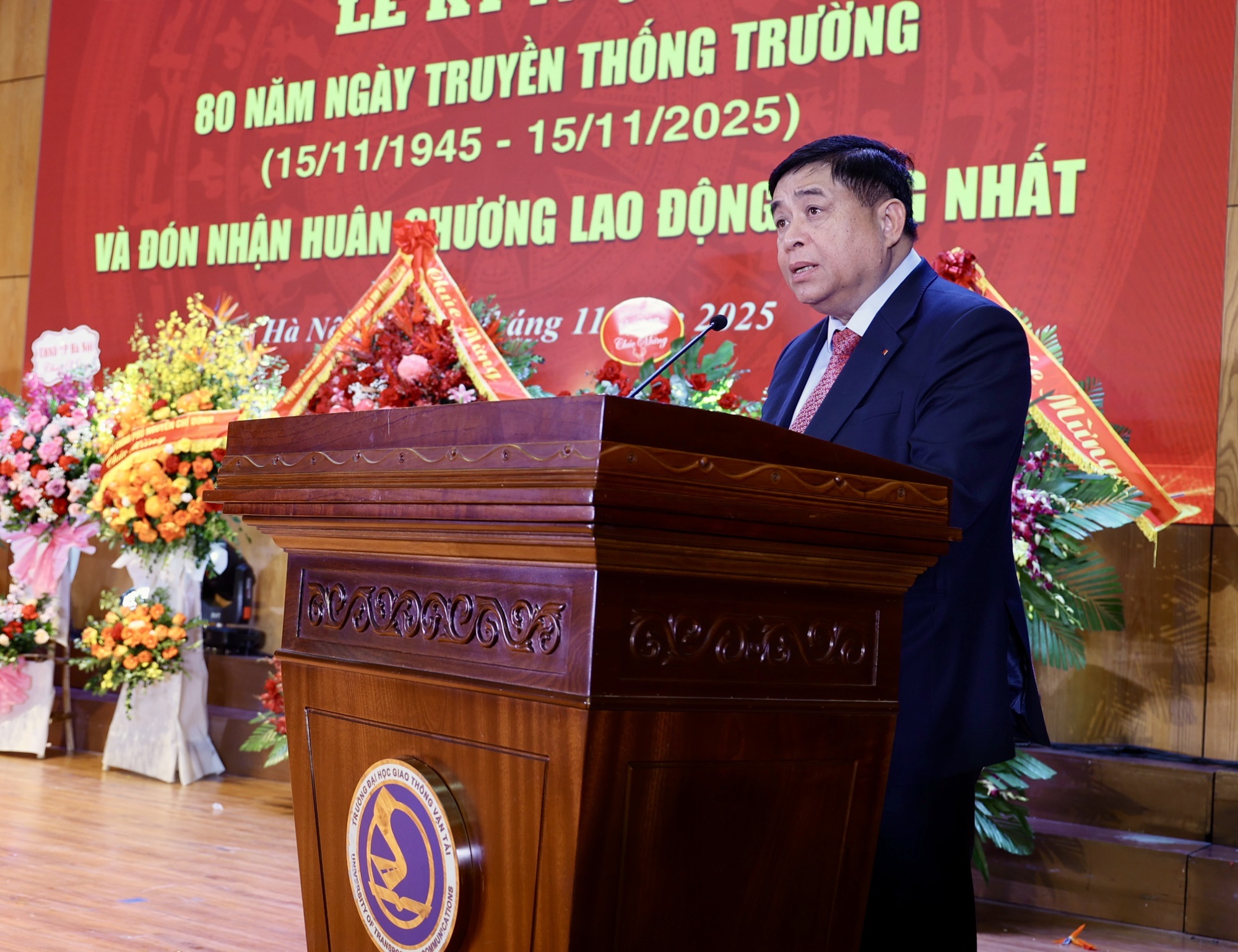 Trường Đại học Giao thông vận tải: 'Lá cờ đầu' dẫn dắt đào tạo công nghệ và hạ tầng GTVT tiên tiến- Ảnh 2. Trường Đại học Giao thông vận tải: 'Lá cờ đầu' dẫn dắt đào tạo công nghệ và hạ tầng GTVT tiên tiến- Ảnh 2.