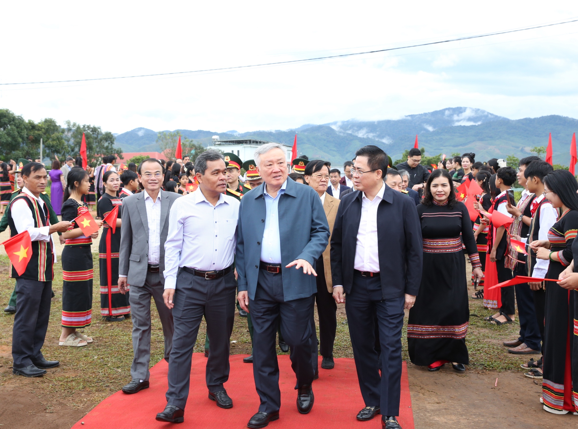 Khởi công xây dựng các Trường phổ thông nội trú liên cấp Tiểu học - THCS các xã biên giới của tỉnh Quảng Ngãi- Ảnh 2.