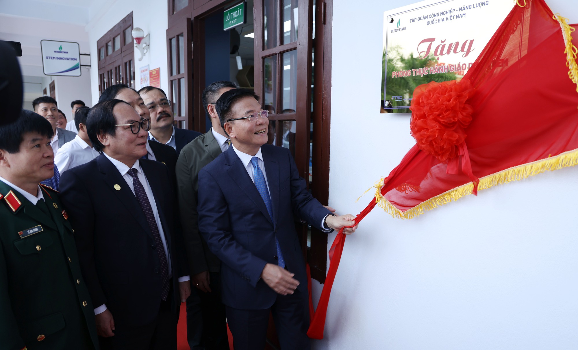 Khẳng định vị thế 'điểm sáng' của giáo dục xứ Thanh- Ảnh 3.