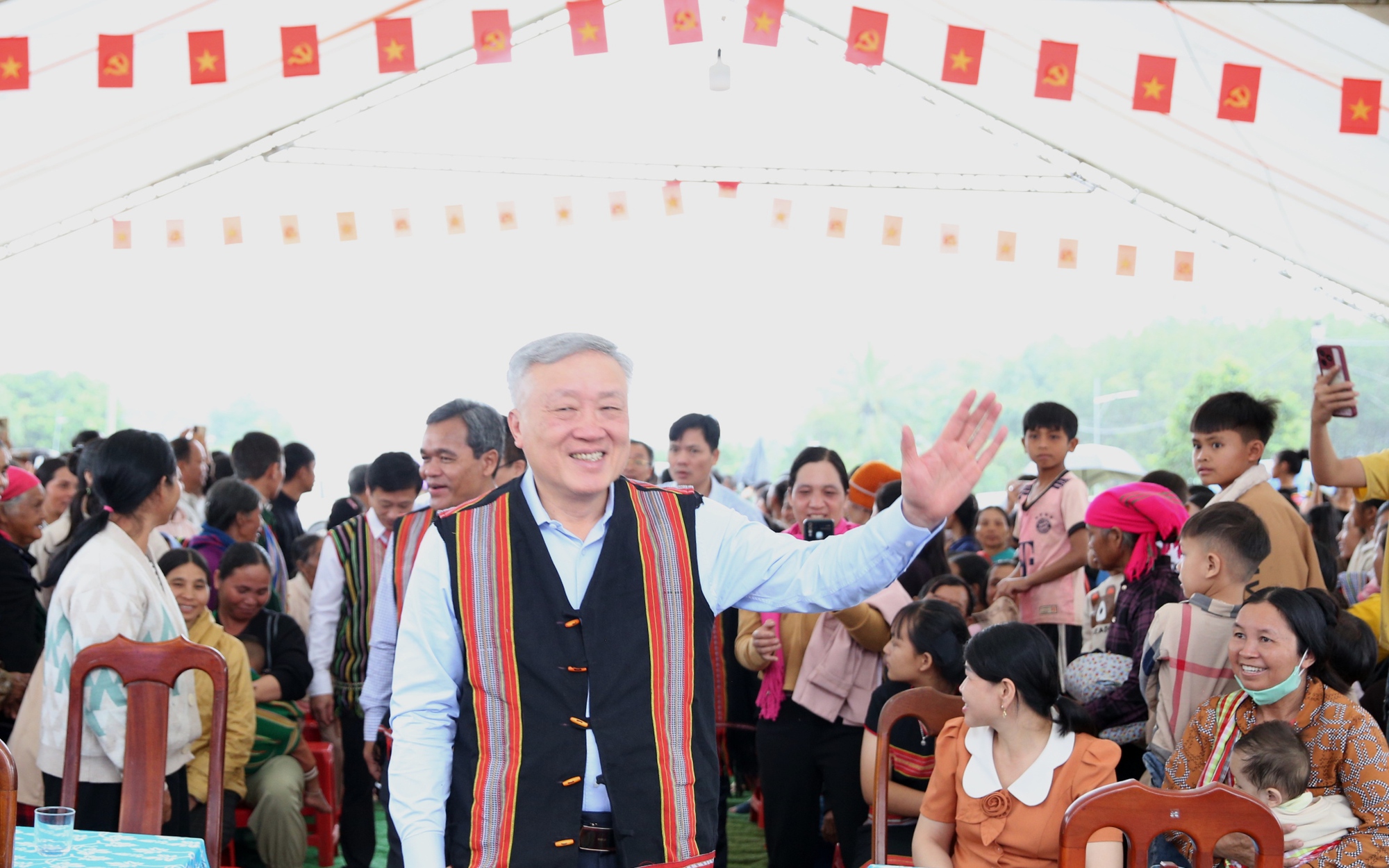 Phó Thủ tướng Thường trực Nguyễn Hòa Bình dự Ngày hội Đại đoàn kết toàn dân tộc tại Quảng Ngãi