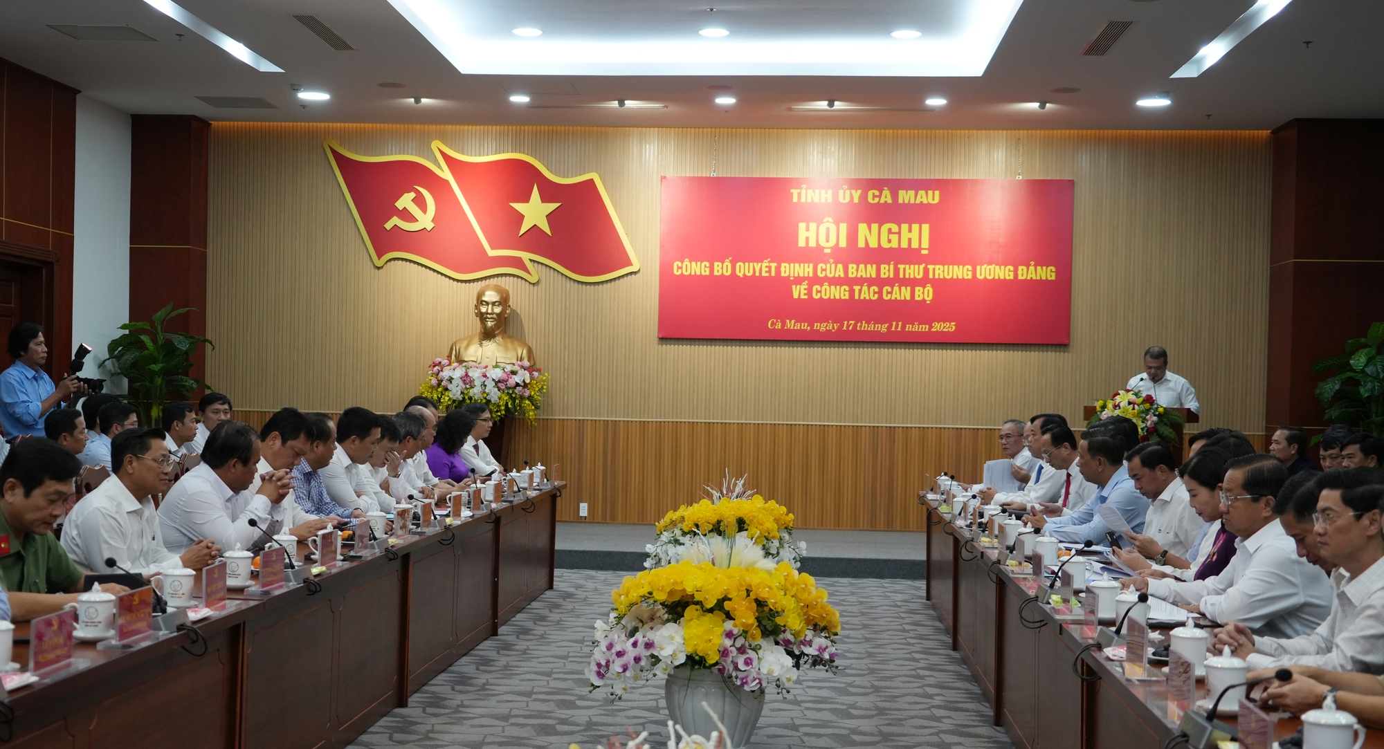 Chủ tịch UBND tỉnh Vĩnh Long Lữ Quang Ngời giữ chức Phó Bí thư Tỉnh ủy Cà Mau- Ảnh 2. Chủ tịch UBND tỉnh Vĩnh Long Lữ Quang Ngời giữ chức Phó Bí thư Tỉnh ủy Cà Mau- Ảnh 2.