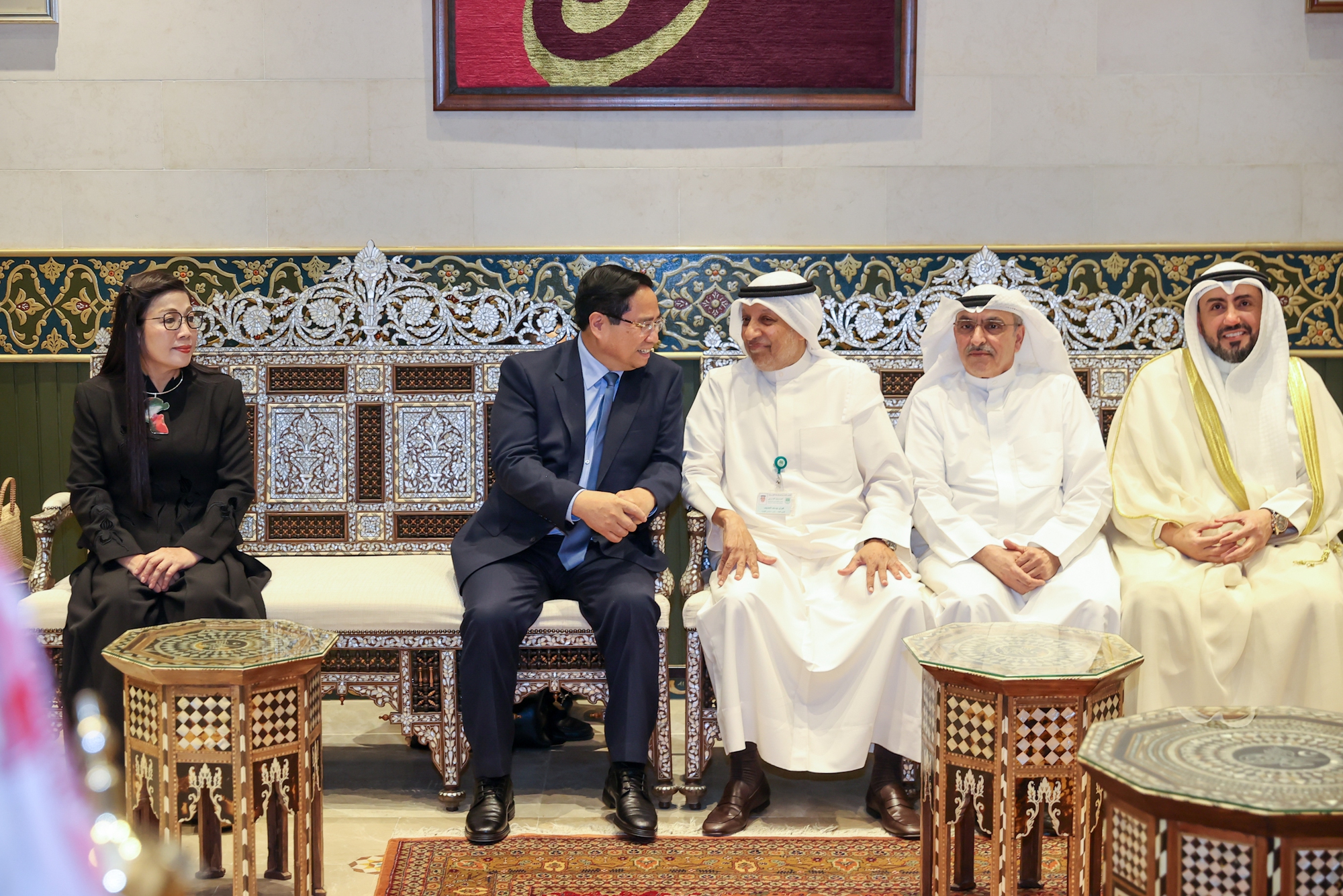 Thủ tướng đề nghị Quỹ Kuwait tăng cường hợp tác, đầu tư với Việt Nam- Ảnh 4. Thủ tướng đề nghị Quỹ Kuwait tăng cường hợp tác, đầu tư với Việt Nam- Ảnh 4.