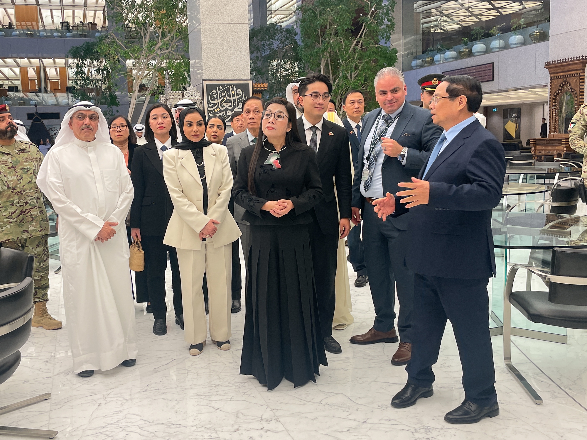 Thủ tướng đề nghị Quỹ Kuwait tăng cường hợp tác, đầu tư với Việt Nam- Ảnh 6. Thủ tướng đề nghị Quỹ Kuwait tăng cường hợp tác, đầu tư với Việt Nam- Ảnh 6.