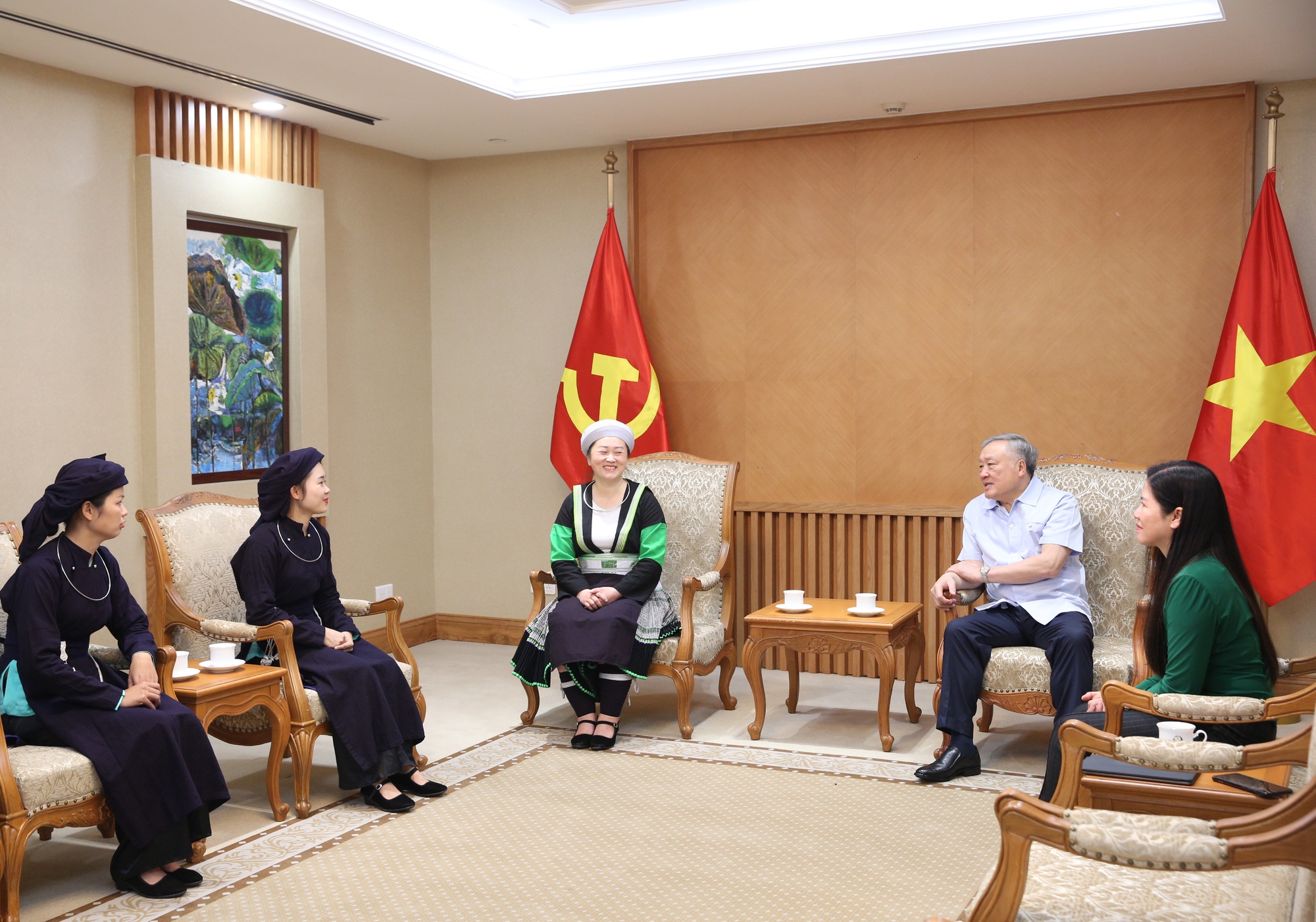 Sự nỗ lực, cống hiến thầm lặng của các cô giáo là rất cao cả, thiêng liêng- Ảnh 1. Sự nỗ lực, cống hiến thầm lặng của các cô giáo là rất cao cả, thiêng liêng- Ảnh 1.