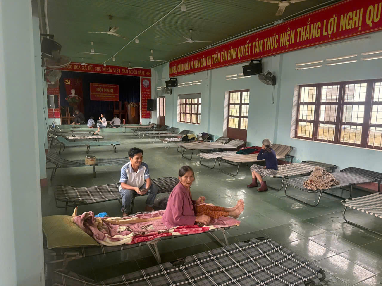 Phát hiện nhiều vết nứt ở núi Ngang, Đà Nẵng sơ tán khẩn cấp 59 hộ dân- Ảnh 3. Phát hiện nhiều vết nứt ở núi Ngang, Đà Nẵng sơ tán khẩn cấp 59 hộ dân- Ảnh 3.