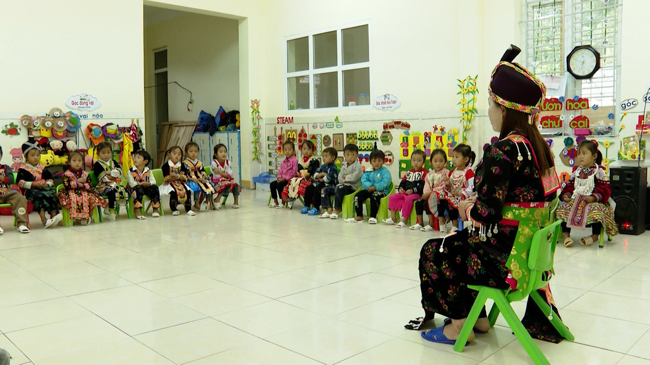 ‘Cô Pay bản Mông’ và câu chuyện giáo viên cắm bản- Ảnh 4. ‘Cô Pay bản Mông’ và câu chuyện giáo viên cắm bản- Ảnh 4.