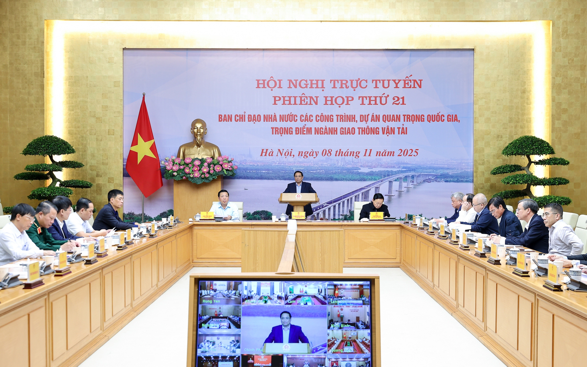 Tăng tốc thi công, gỡ vướng thủ tục để bảo đảm hoàn thành các dự án hạ tầng trọng điểm trong năm 2025