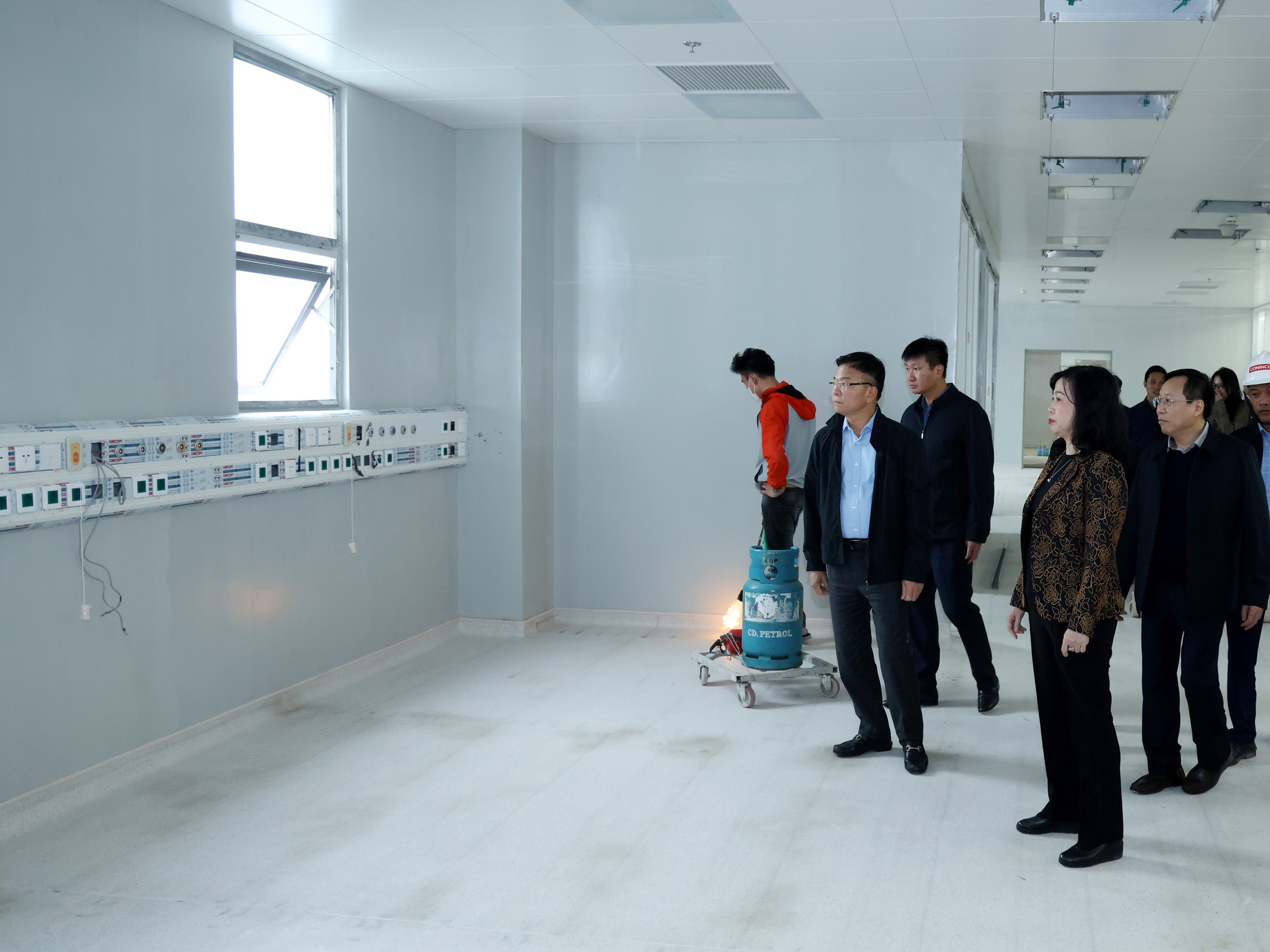 Phó Thủ tướng Lê Thành Long: Phấn đấu hoàn thành phần xây dựng Cơ sở 2 Bệnh viện Việt Đức và Bạch Mai trước 30/11- Ảnh 3.