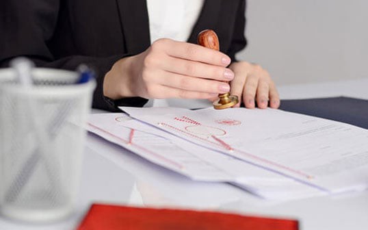 Phí chứng thực không tính theo giá trị tài sản, hợp đồng