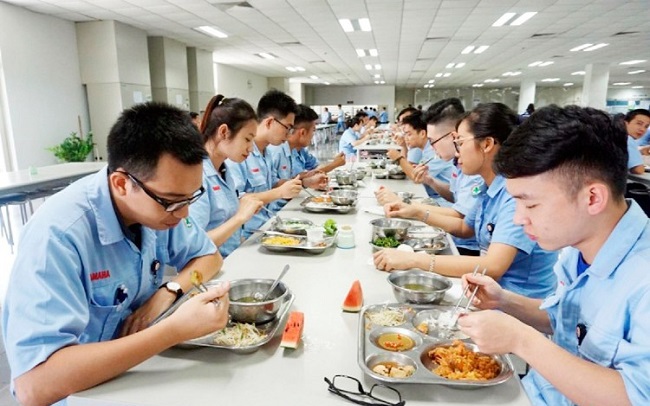 Hướng dẫn tính thuế đối với tiền ăn trưa, ăn giữa ca