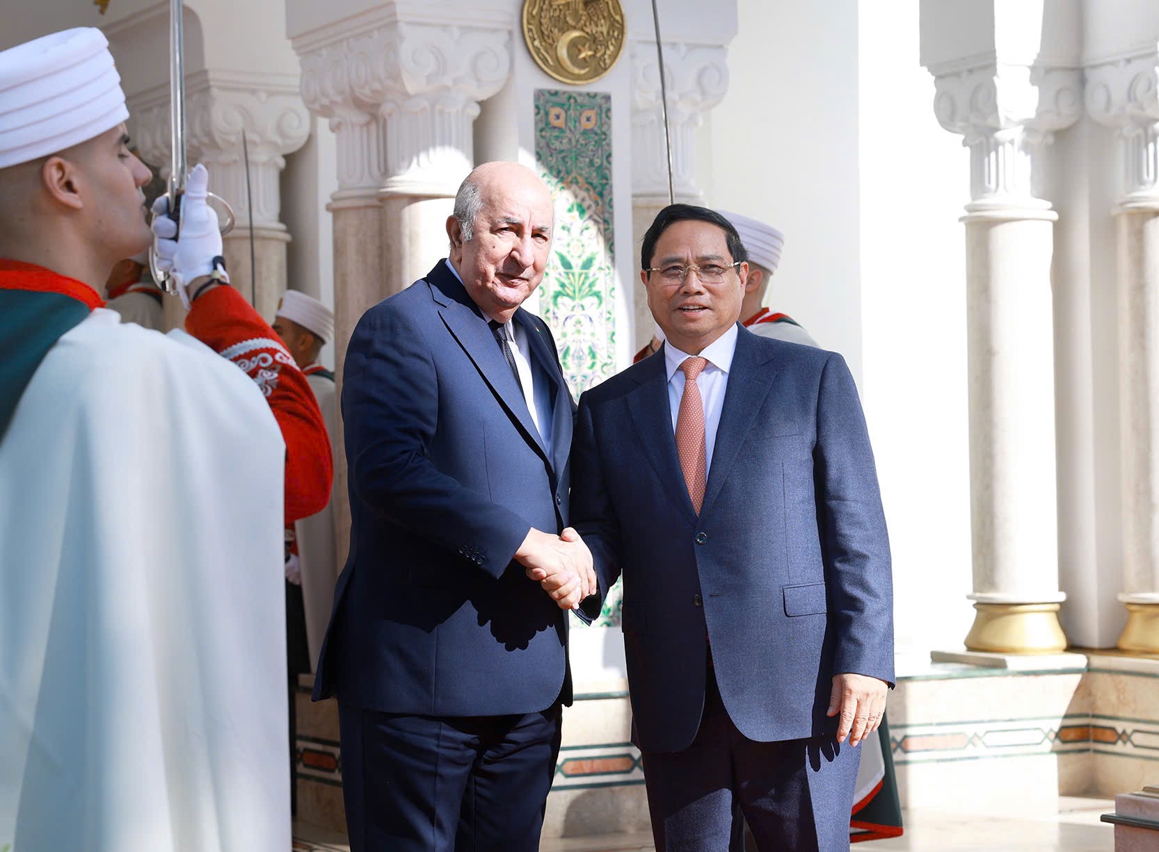 Thủ tướng Phạm Minh Chính hội kiến Tổng thống Algeria- Ảnh 2.