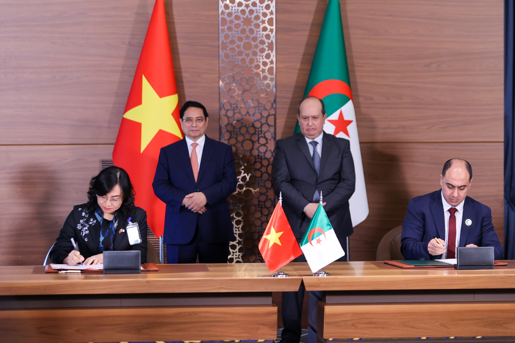 Việt Nam - Algeria ký kết nhiều văn kiện hợp tác quan trọng- Ảnh 7.